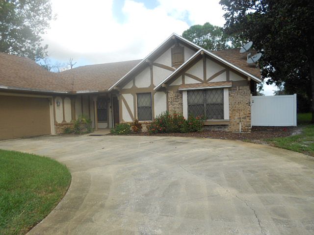 1st image of 1440 Fairway Oaks Dr