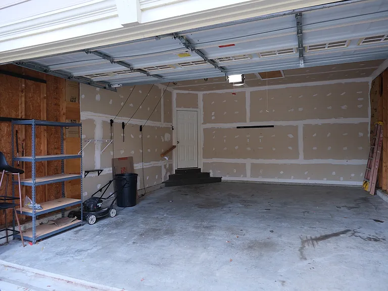 641 Spring Meadow Dr — Photo 33