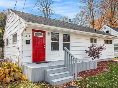 1811 Victor Ave, Lansing, MI, 48910