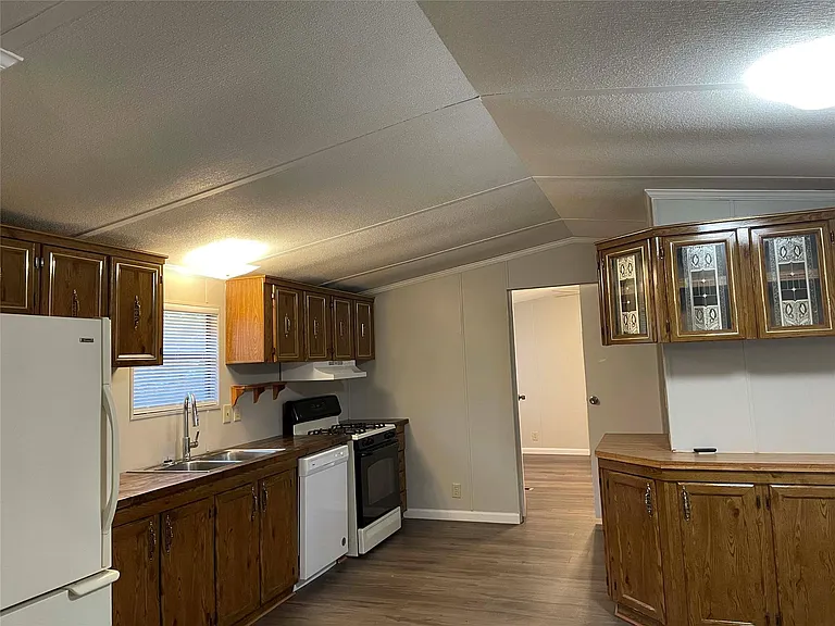 228 Hambrick Rd — Photo 11