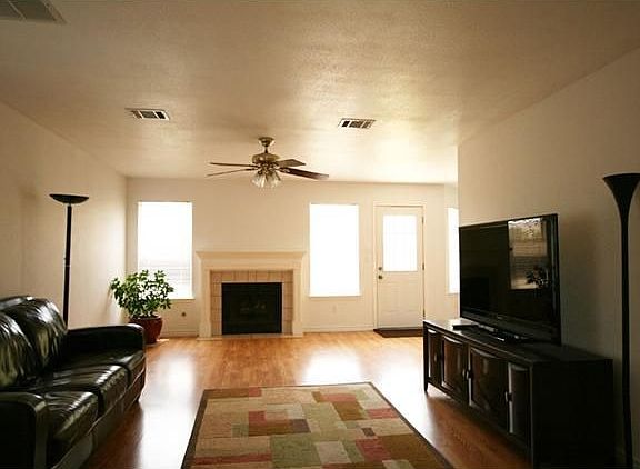 3rd image of 3301 Kissman Dr