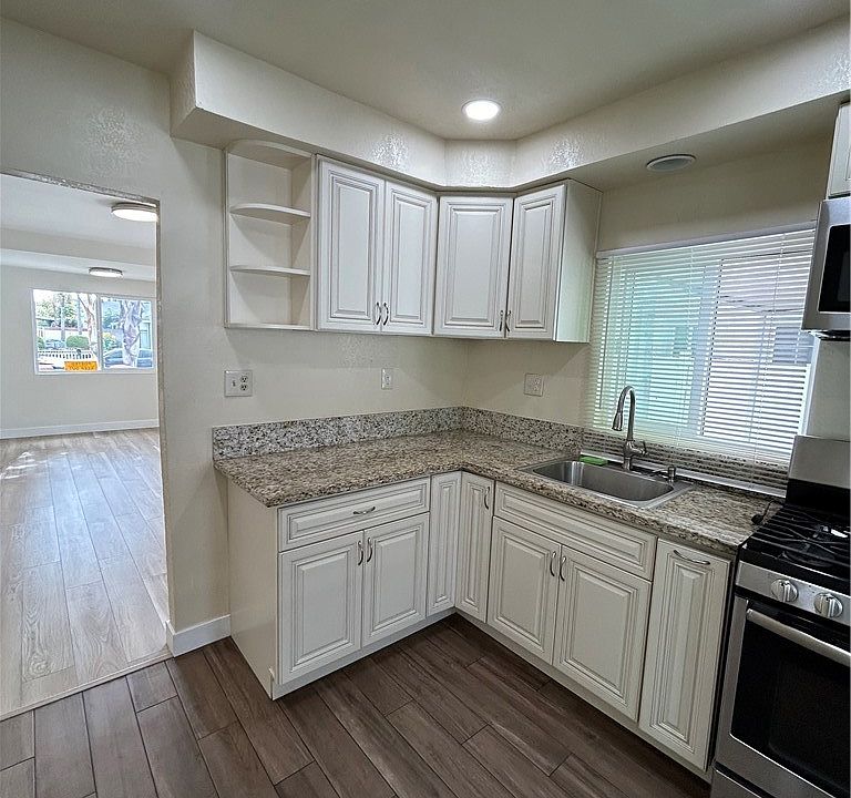 1st image of 2033 W Burnett St