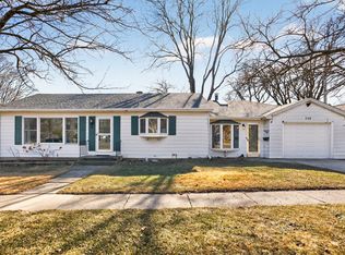 720 E Harrison Ave, Wheaton, IL 60187