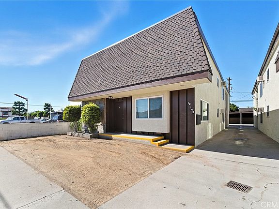 3rd image of 12143 Downey Ave
