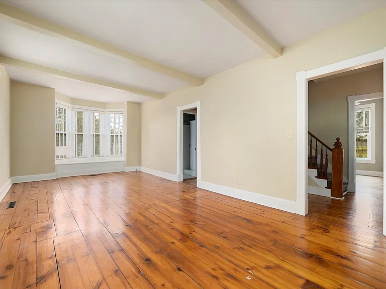 139 College St — Photo 30