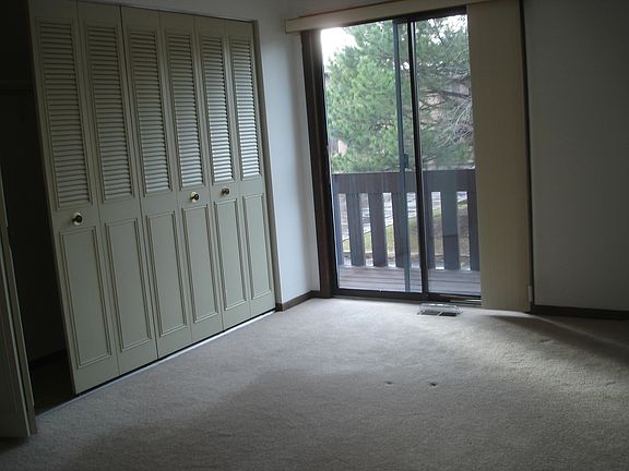 5th image of 328 Sheridan Dr APT 1E