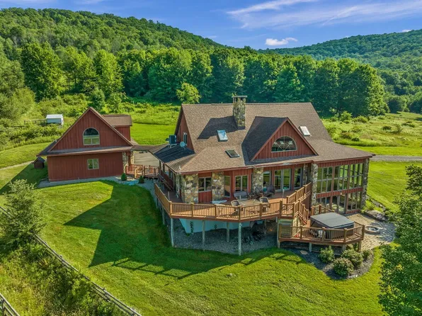 99 N Meadowbrook Ln, Bradford, PA 16701