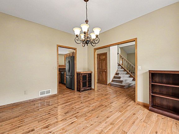 5th image of 1452 Golf View Dr