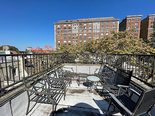 5th image of 319 W 80th St APT 5A