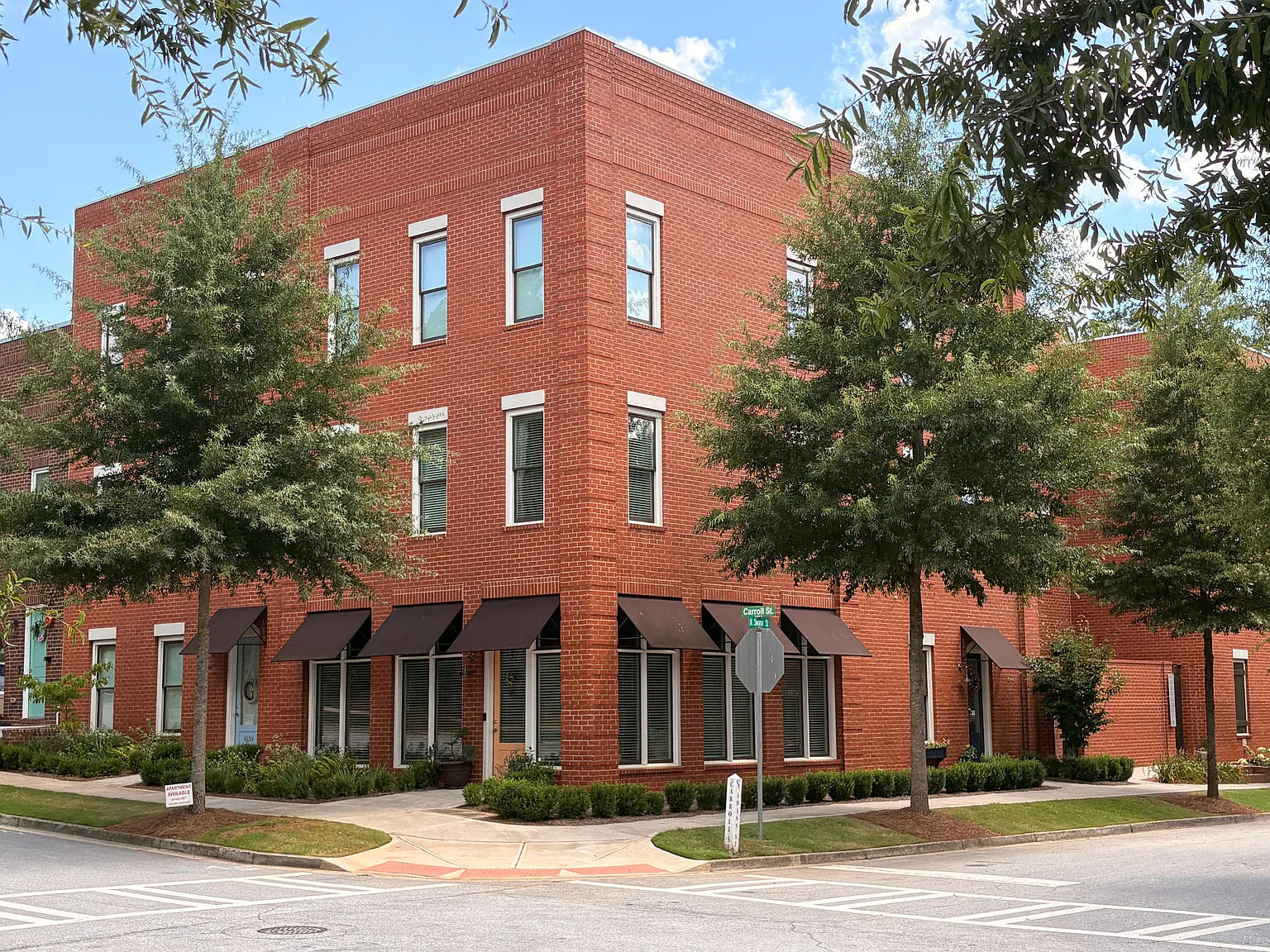 1 bed, 700 sqft, $1,600 — Photo 1