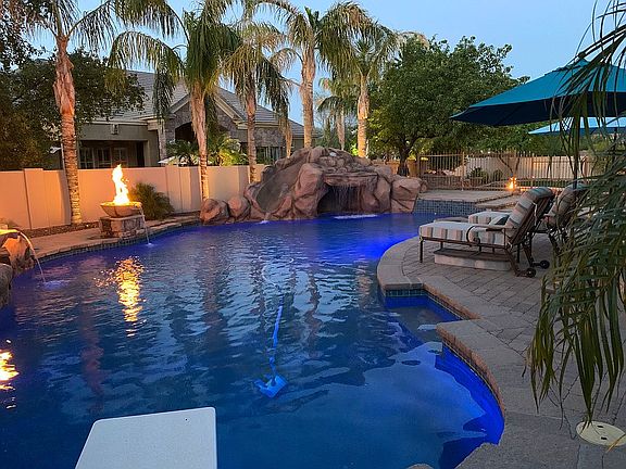 5th image of 2894 E Waterman Ct