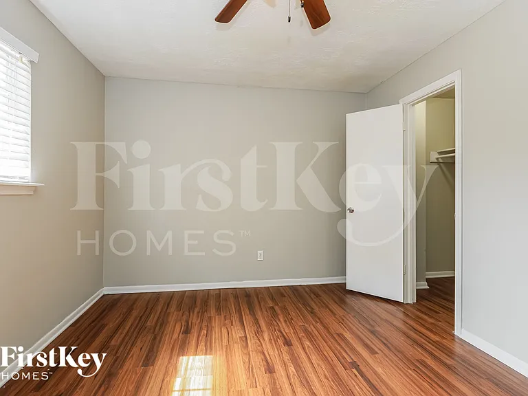 10122 Woodhollow Dr — Photo 16