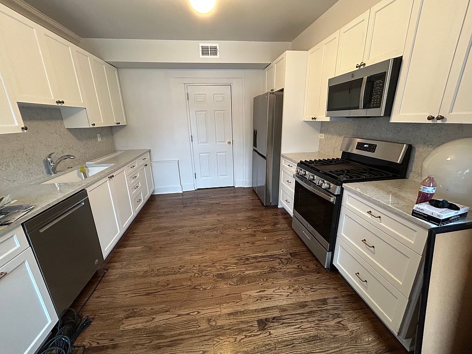 1st image of 705 N Damen Ave #2R