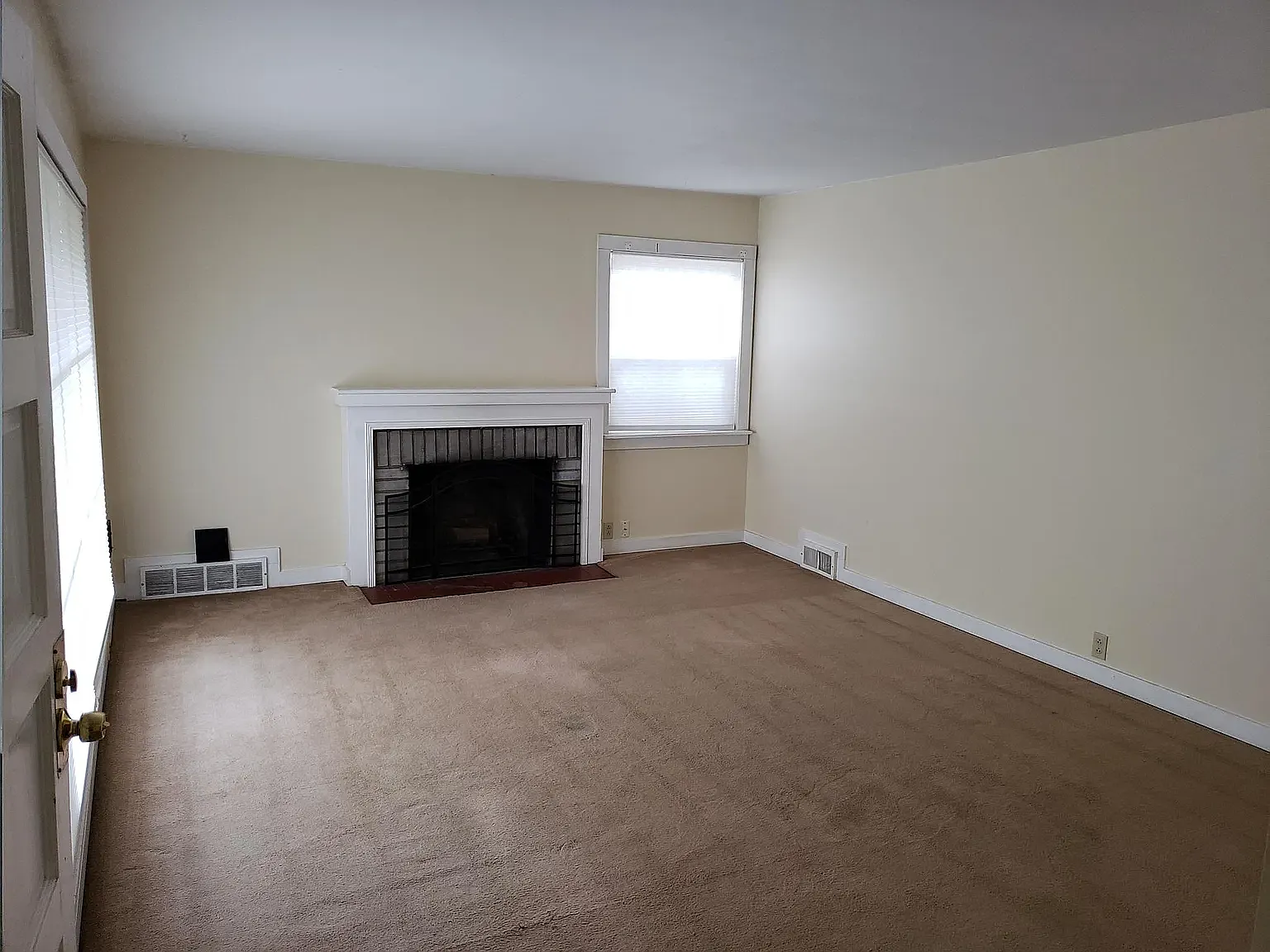 3 bed, 1300 sqft, $3,000 — Photo 4
