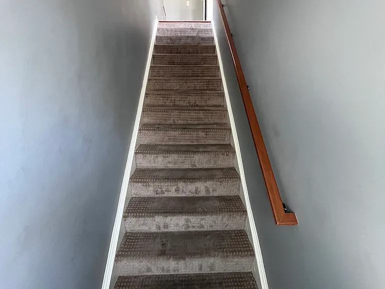 335 Skyview Ct — Photo 2