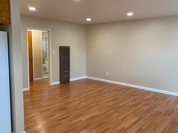 3rd image of 1416 Regent St #5