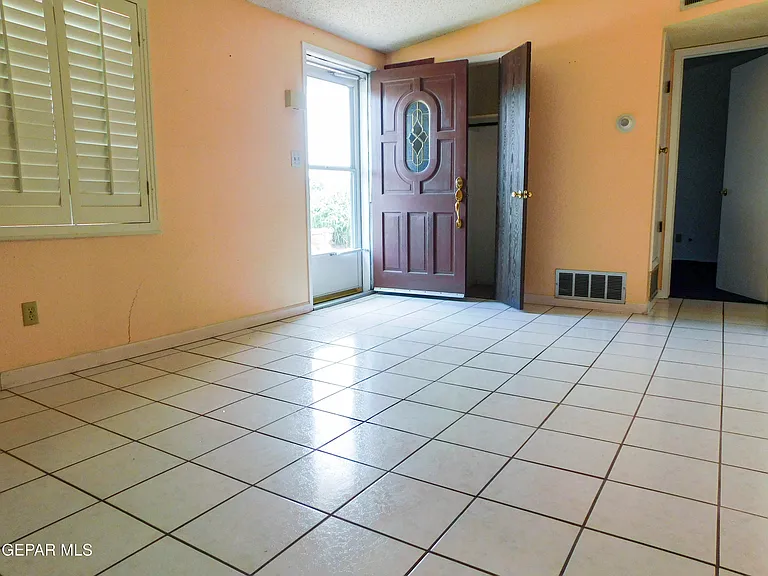 1013 Le Barron Rd — Photo 7