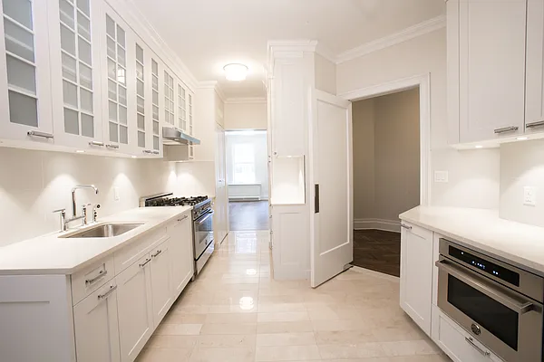 Rented by Stonehenge NYC LLC | media 31