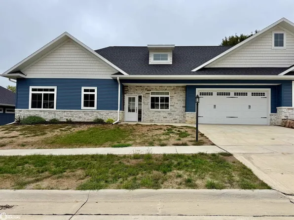 316 27th Pl S, Clear Lake, IA 50428
