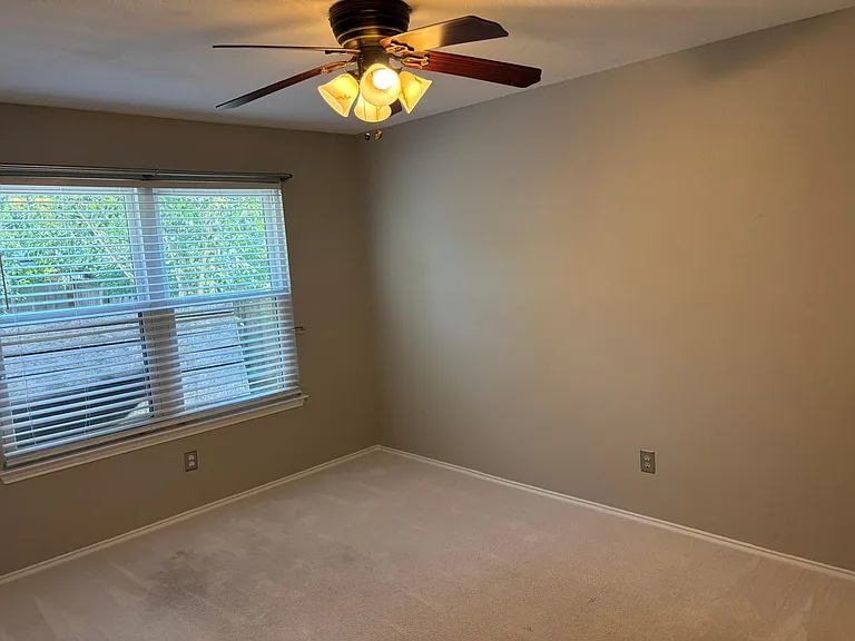 7504 Napier Trl — Photo 24
