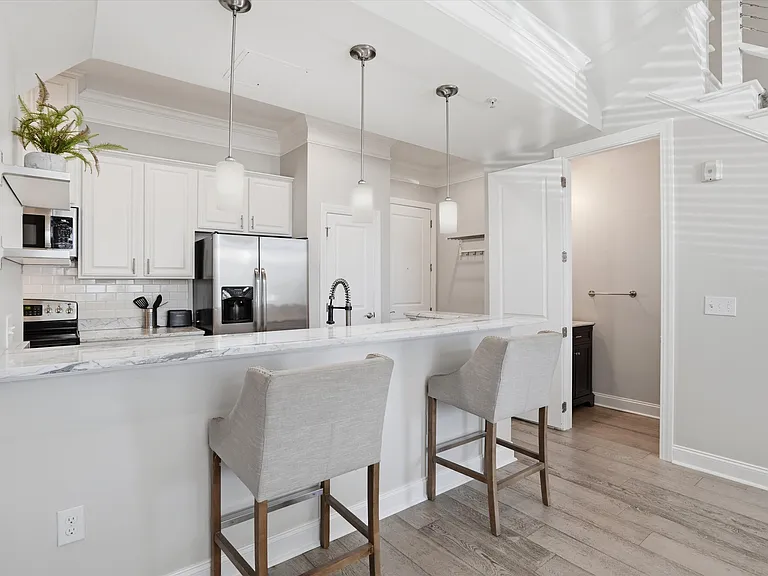 200 River Landing Dr #B102 — Photo 16