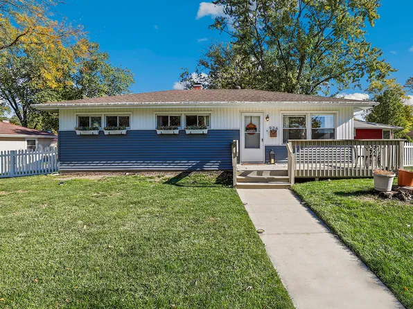 924 W Crestview Ct, Crown Point, IN 46307