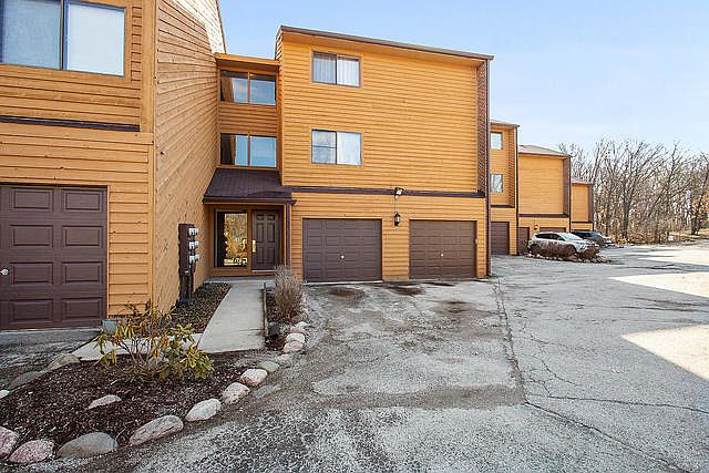 1st image of 9553 Arrowhead Dr APT E1