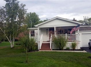 6615 Aiken Rd, Lockport, NY 14094