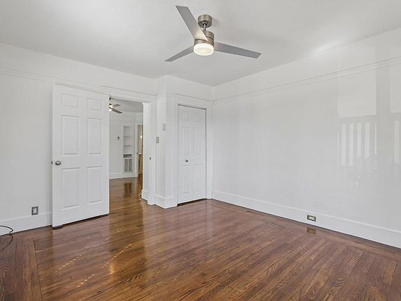 2nd image of 4844 Daisy St