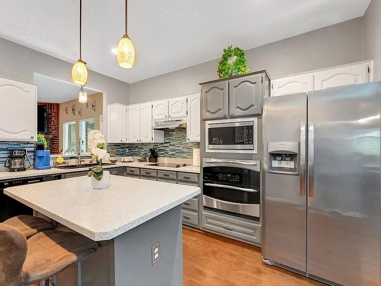 821 Cornell Ln — Photo 19