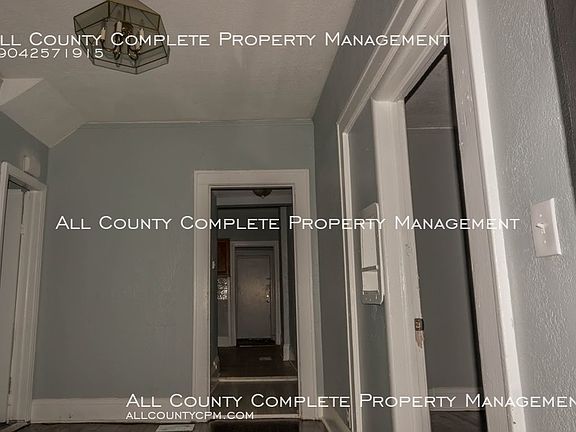 4th image of 1045 W 8th St