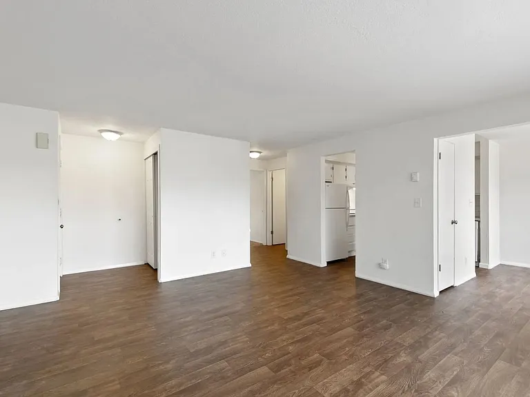 Park Ridge Apartments — Photo 78