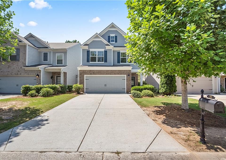 1st image of 25 Oakmont Dr