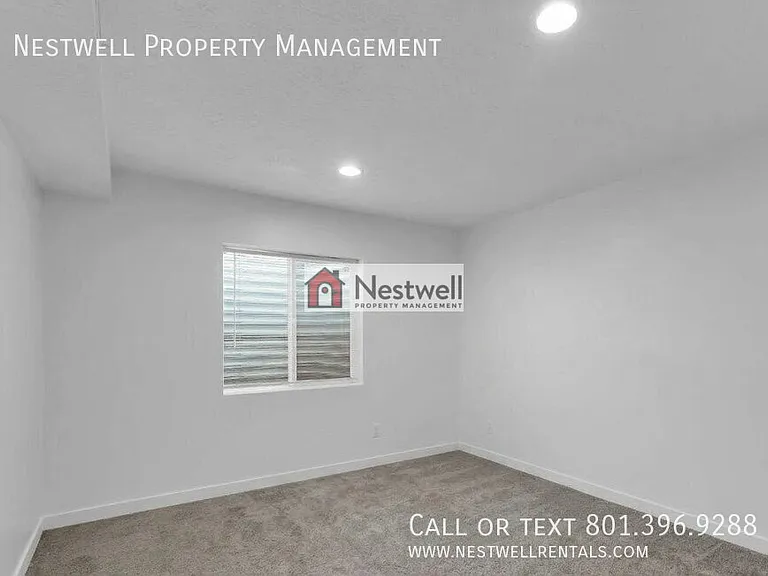 563 E Alma Mater Ave — Photo 10