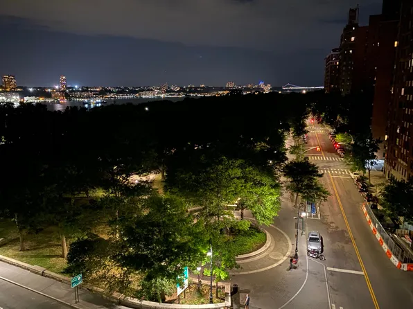 330 West 72nd Street image 13 of 13