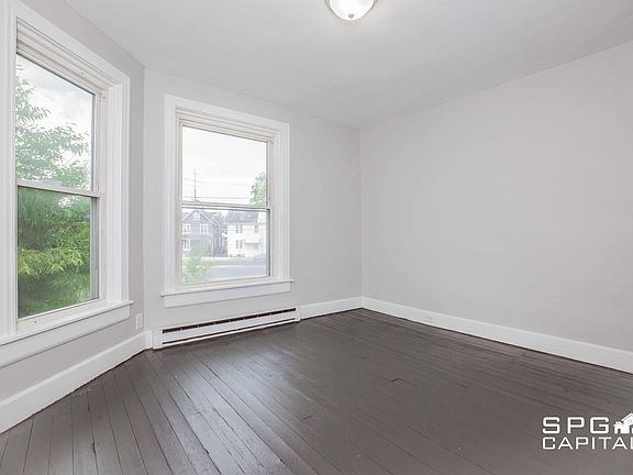 2nd image of 224 York St #224.5