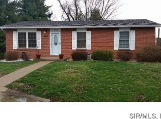 17612 Riviera Dr, Brighton, IL 62012