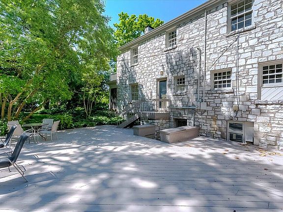 4th image of 301 Paul Sawyier Dr