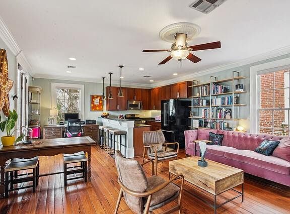 5th image of 1027 Washington Ave APT E