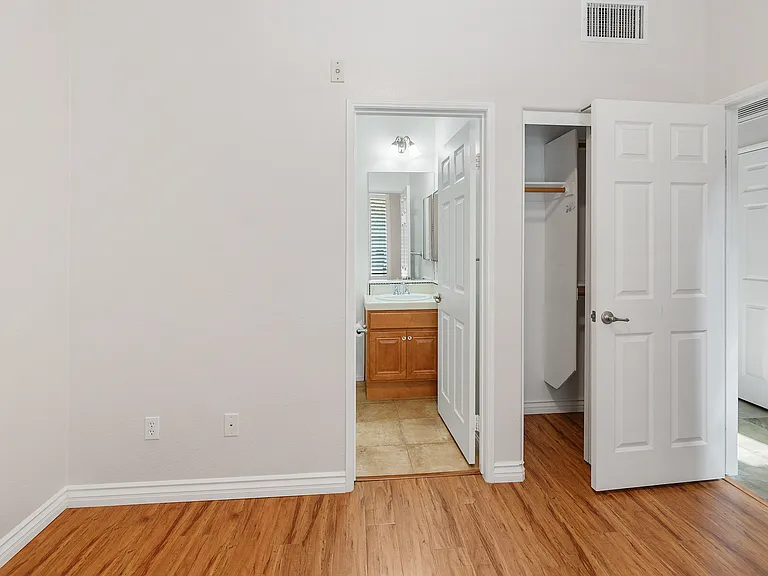 10556 Debreceni Way #9 — Photo 15