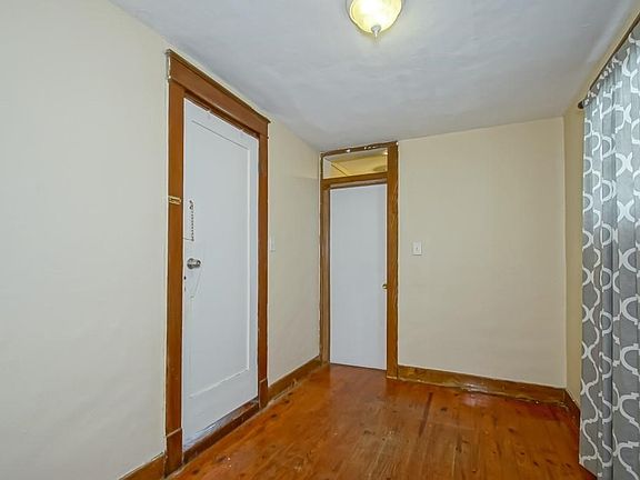 4th image of 6231-33 Annunciation St