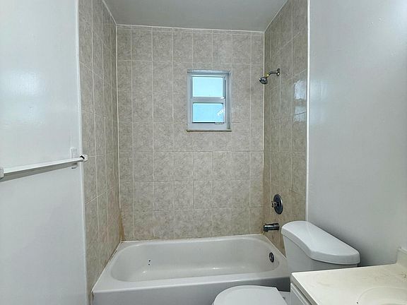 4th image of 3221 NE 7th Ave APT D