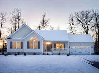 39 Twin Birch Dr, Cranston, RI 02921
