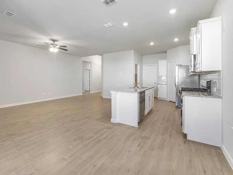 1232 Marsha Ln — Photo 4