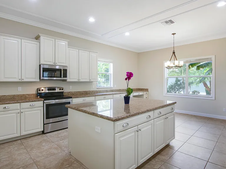 12101 SW Aventino Dr — Photo 19