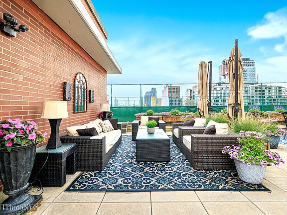 4th image of 4-74 48th Ave APT 5AA