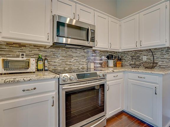 5th image of 128 Baird Cir