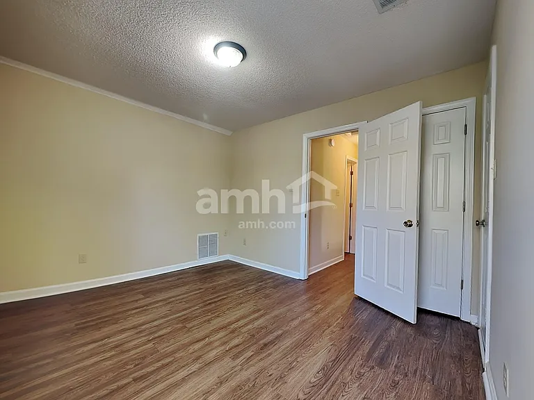 5802 Eagleston Dr — Photo 14