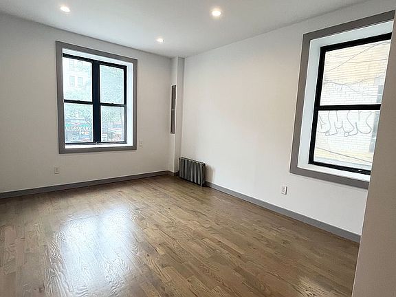 3rd image of 600 W 162nd St APT 22