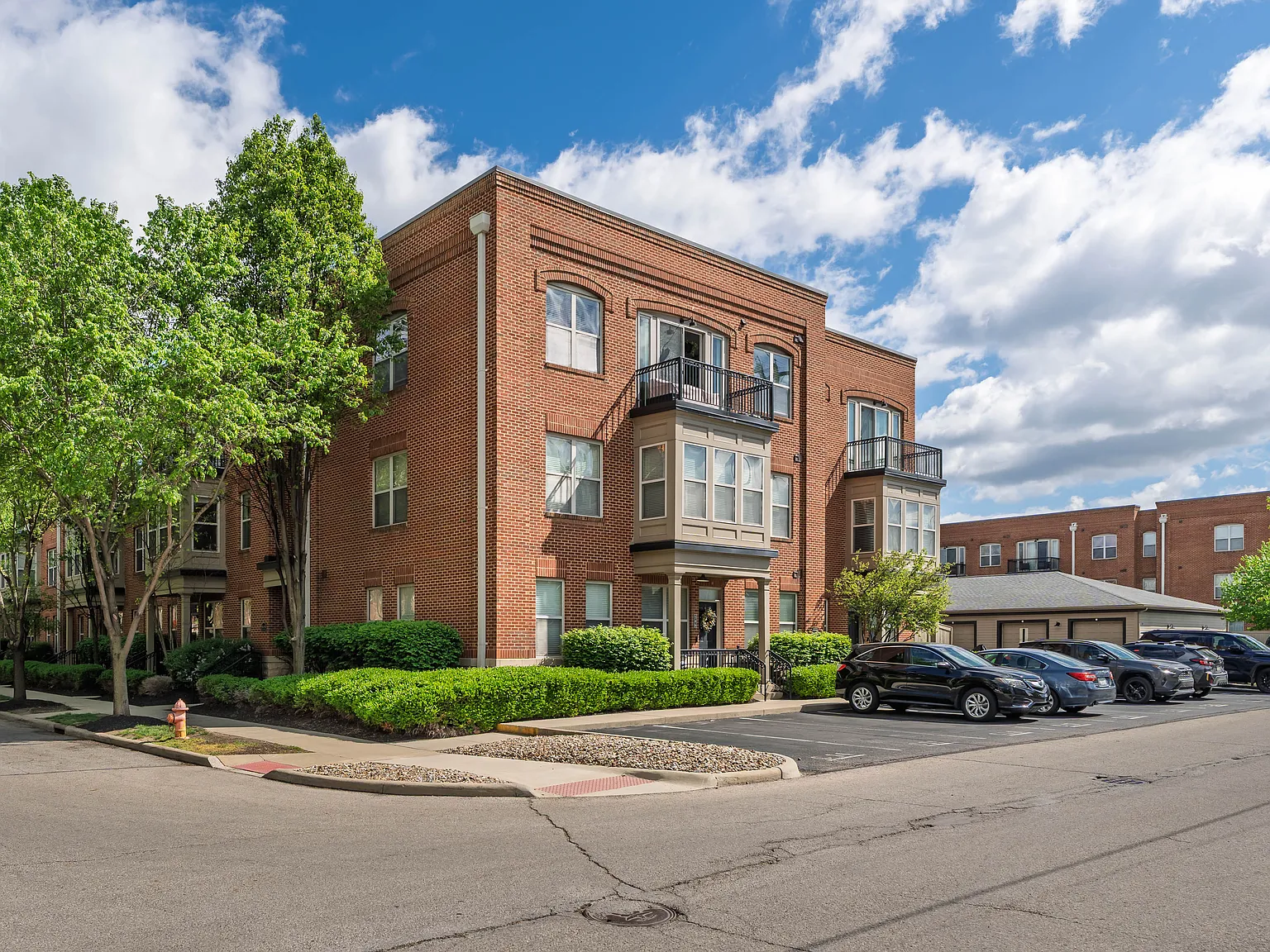 1 bed, 1140 sqft, $1,995 — Photo 2